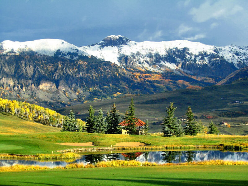 Golf Course with Mountain View — Green