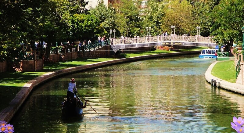 Gondola on Canal — Green, Serene