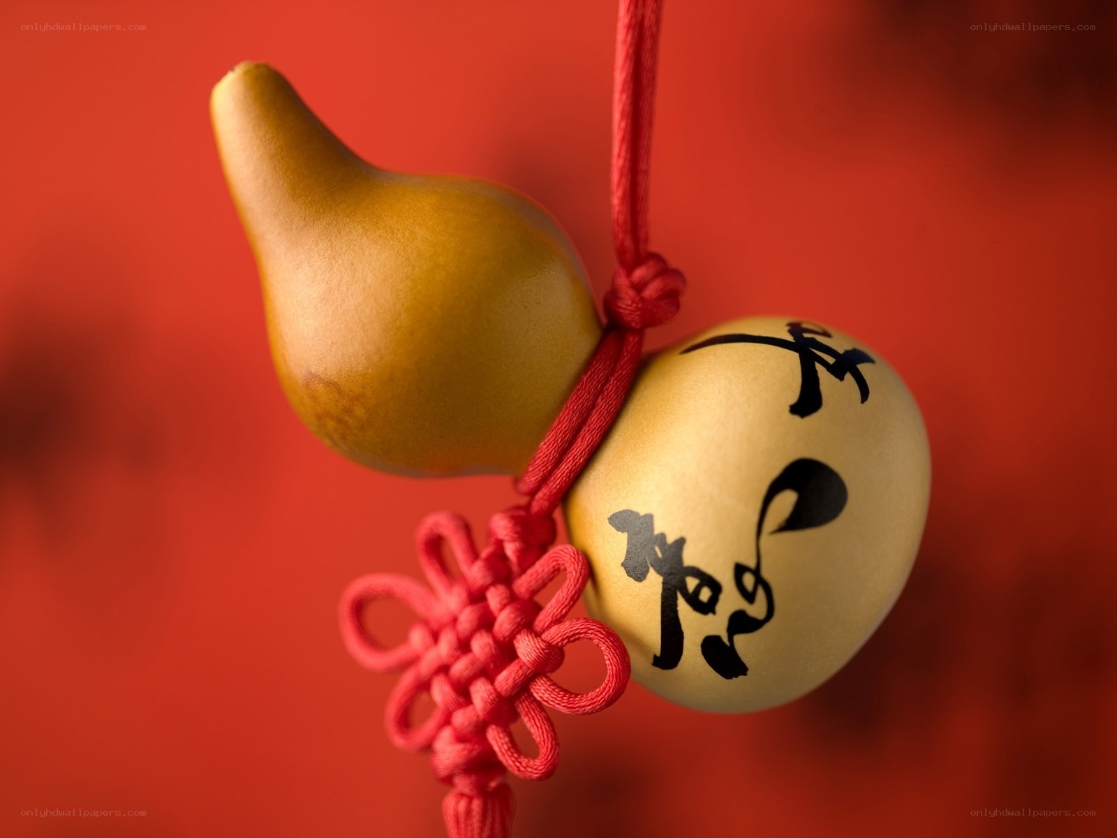 Gourd with Chinese knot