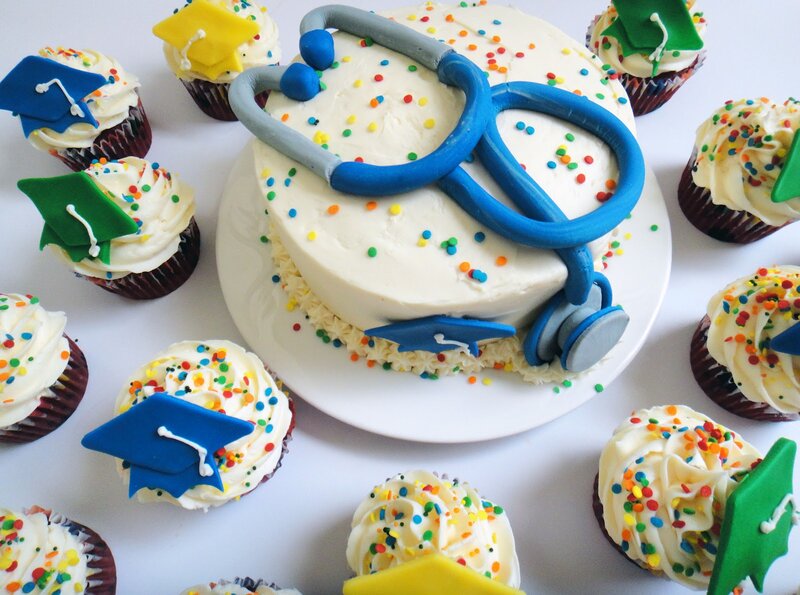 Graduation Cake and Cupcakes