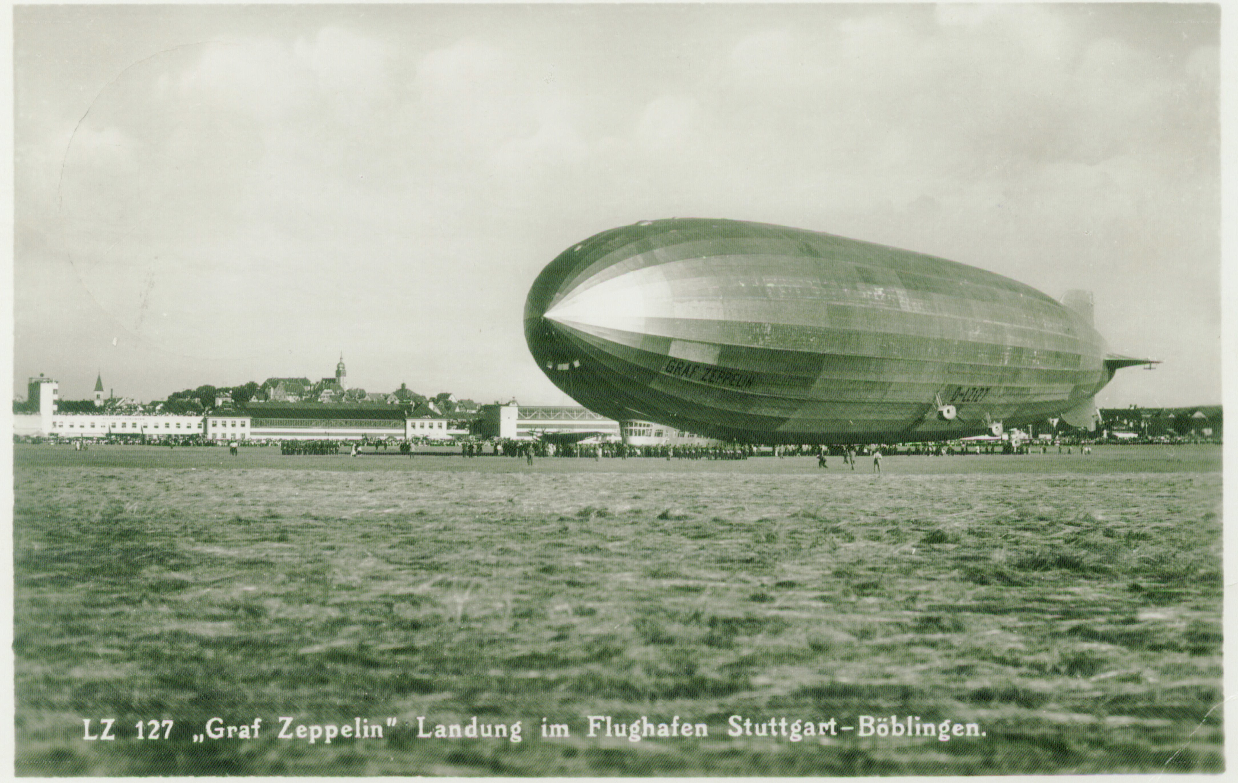 Graf Zeppelin landing in Stuttgart