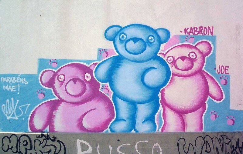 Graffiti of three teddy bears