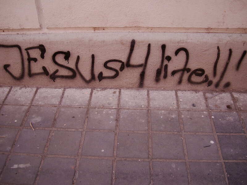 graffiti reading jesus4life