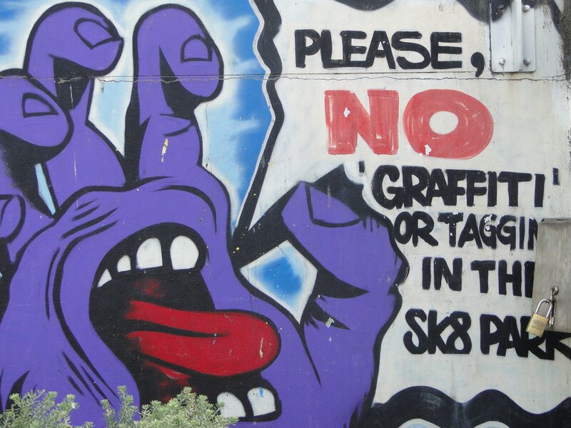 Graffiti warning sign