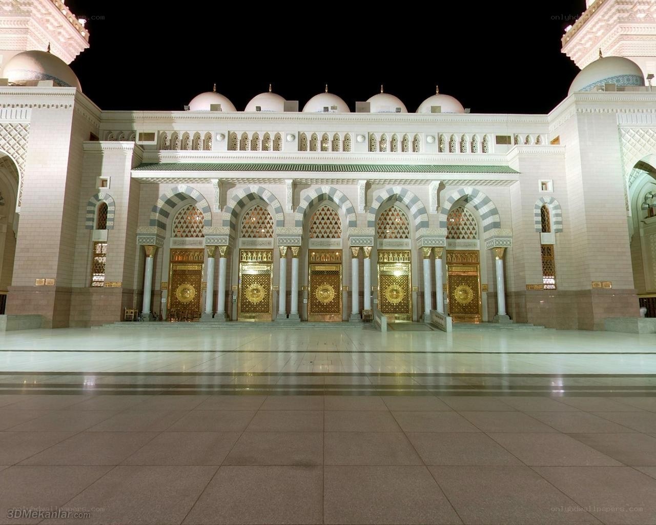 Grand mosque at night