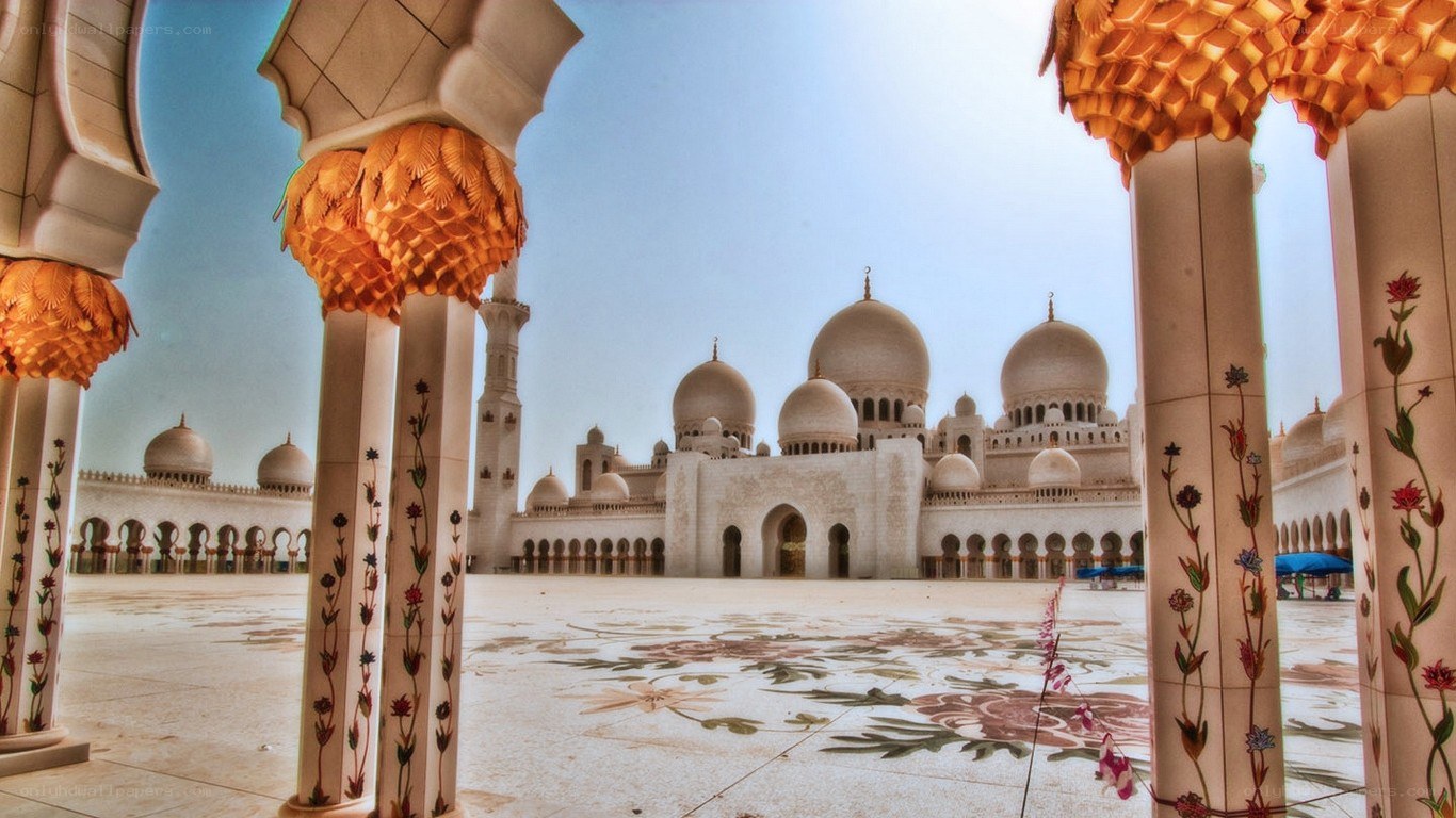 Grand Mosque courtyard view