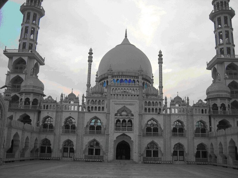 grand mosque with domes and minarets