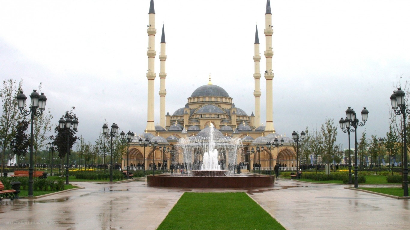 Grand mosque with fountain