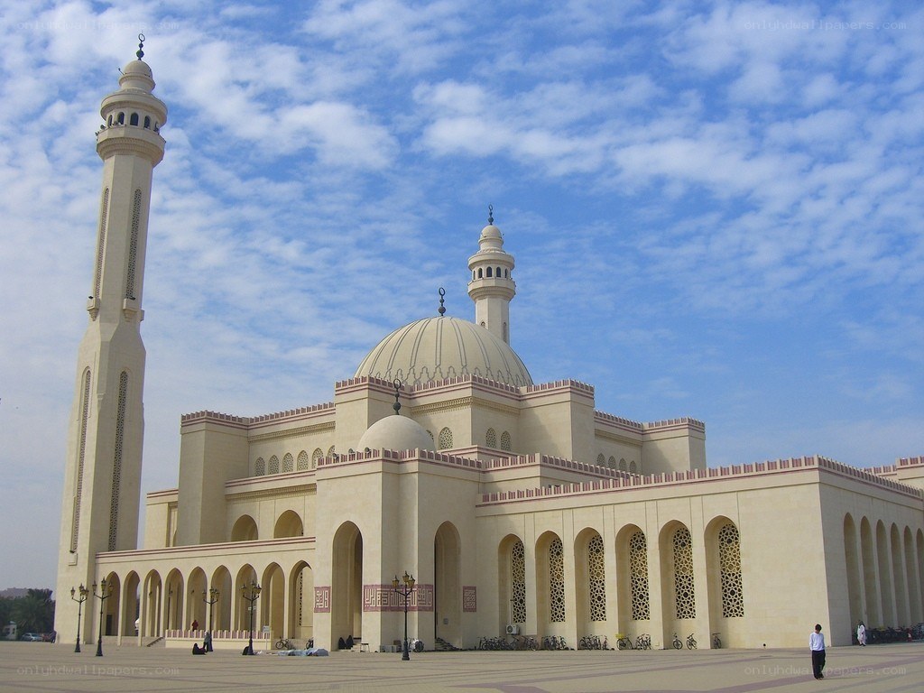 Grand mosque with minaret