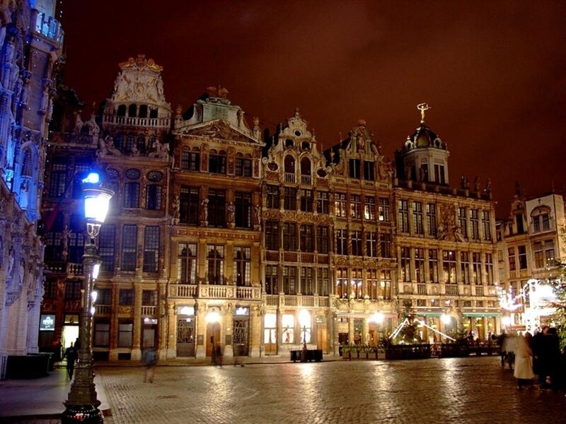 Grand Place at night