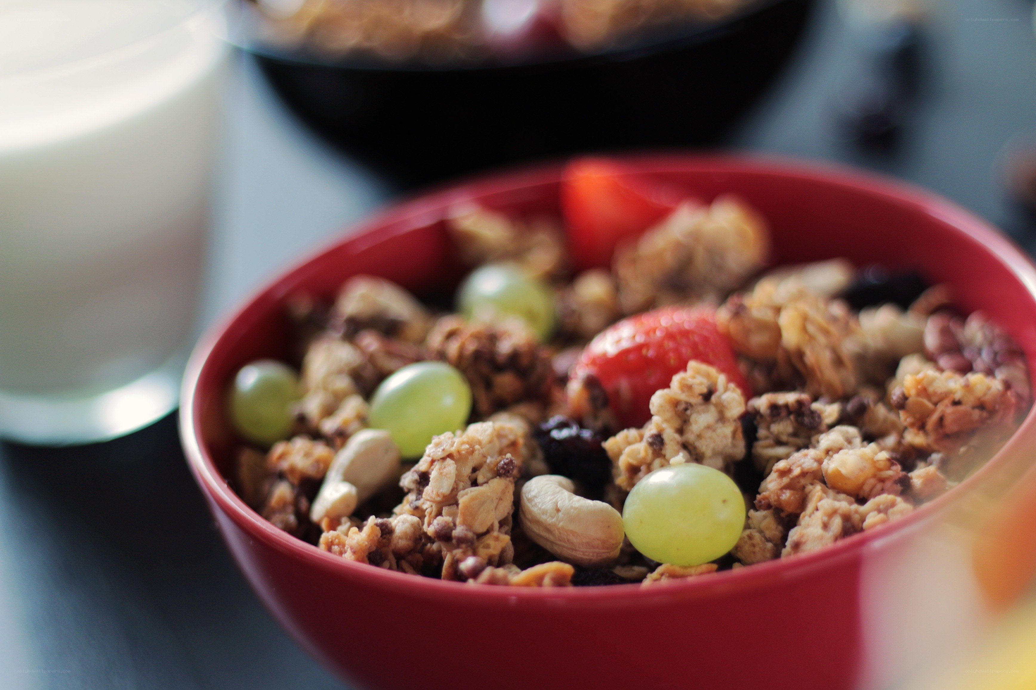 granola with fruit and milk