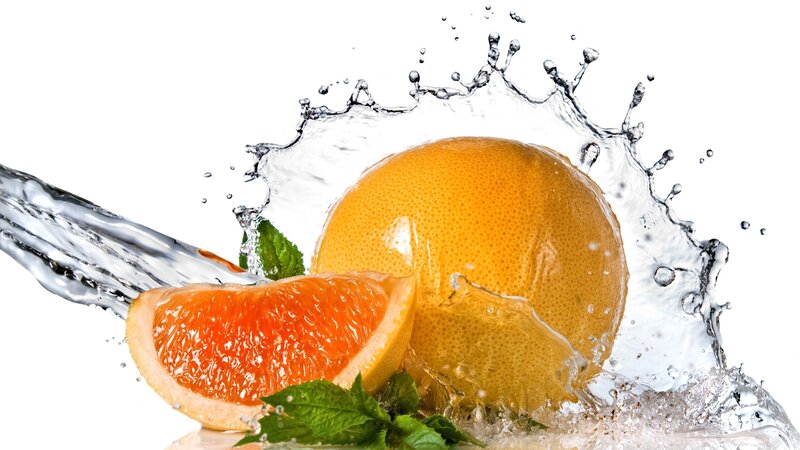 grapefruit with water splash