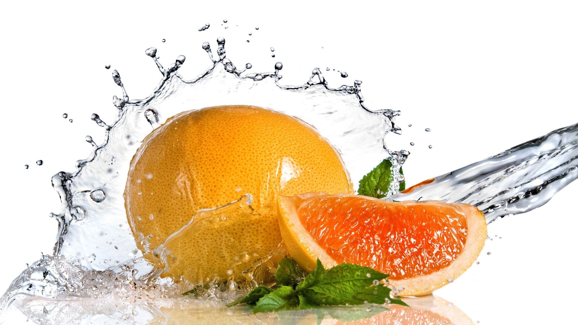grapefruit with water splash