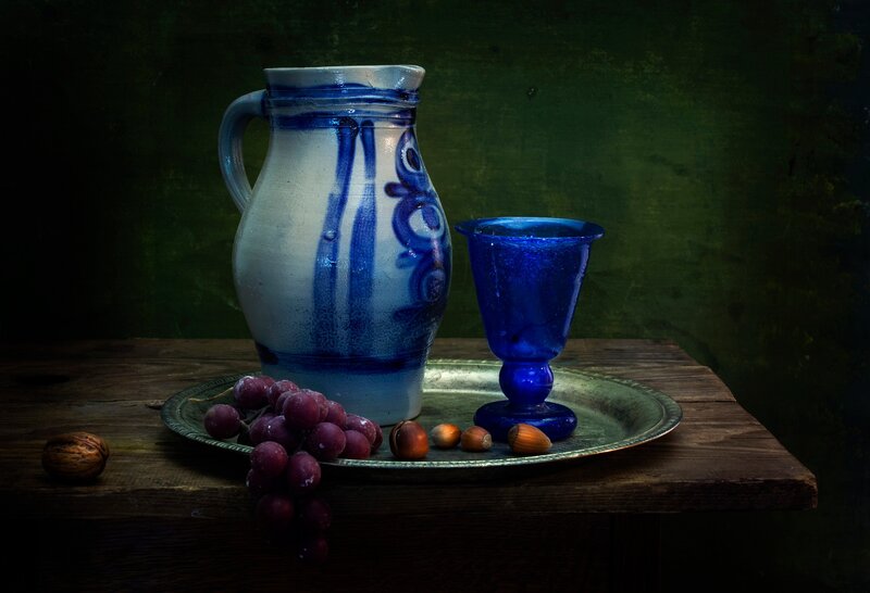Grapes and Jug on Tray — Blue