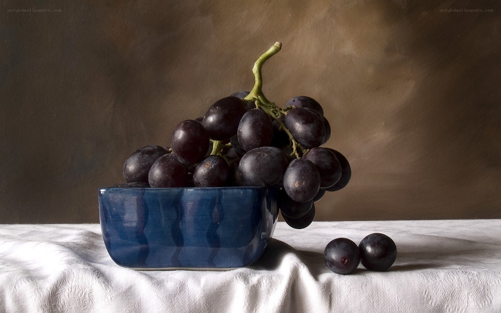 Grapes in a blue bowl