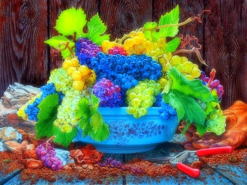 Grapes in a Bowl — Blue