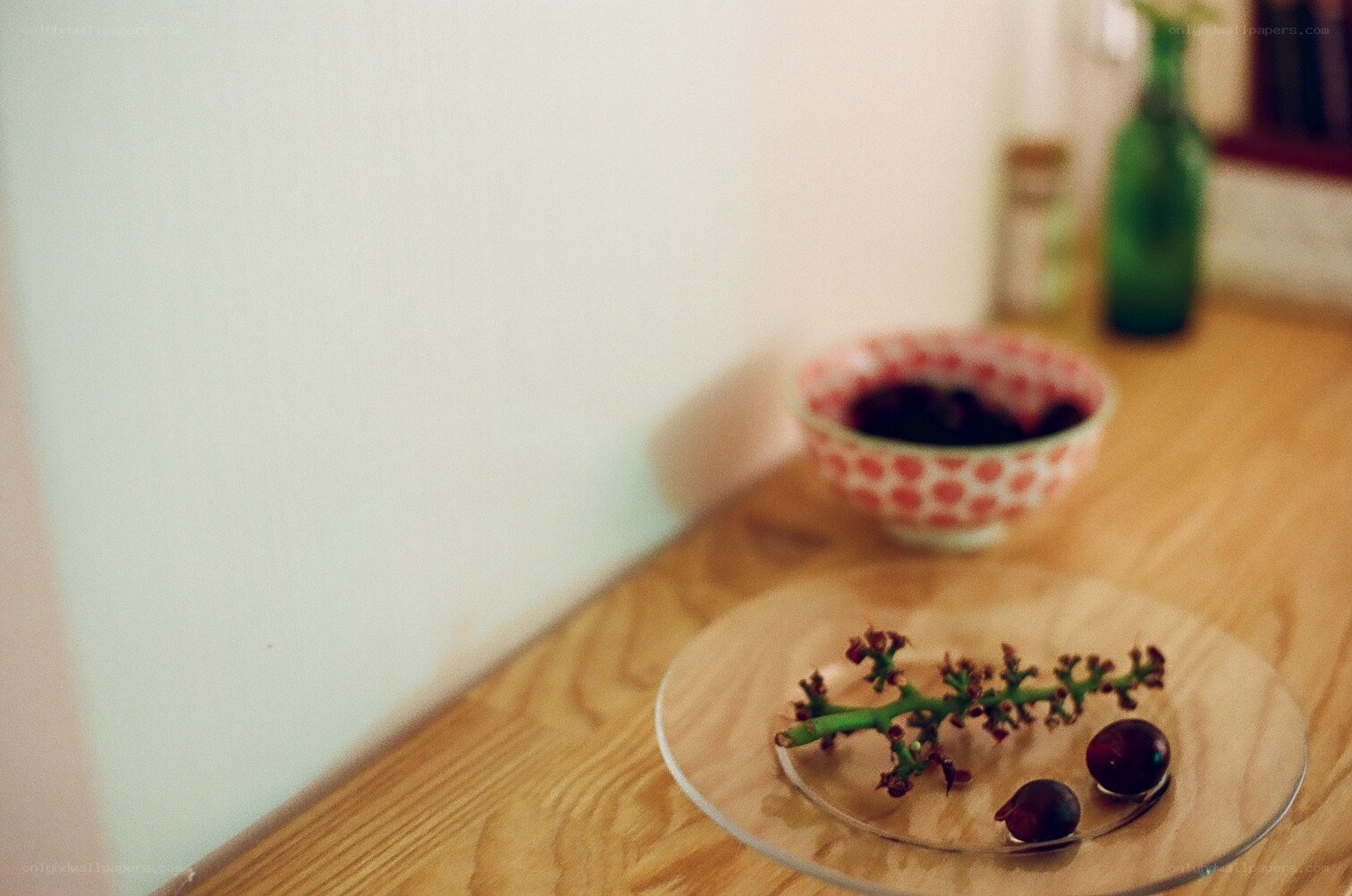grapes on a wooden table