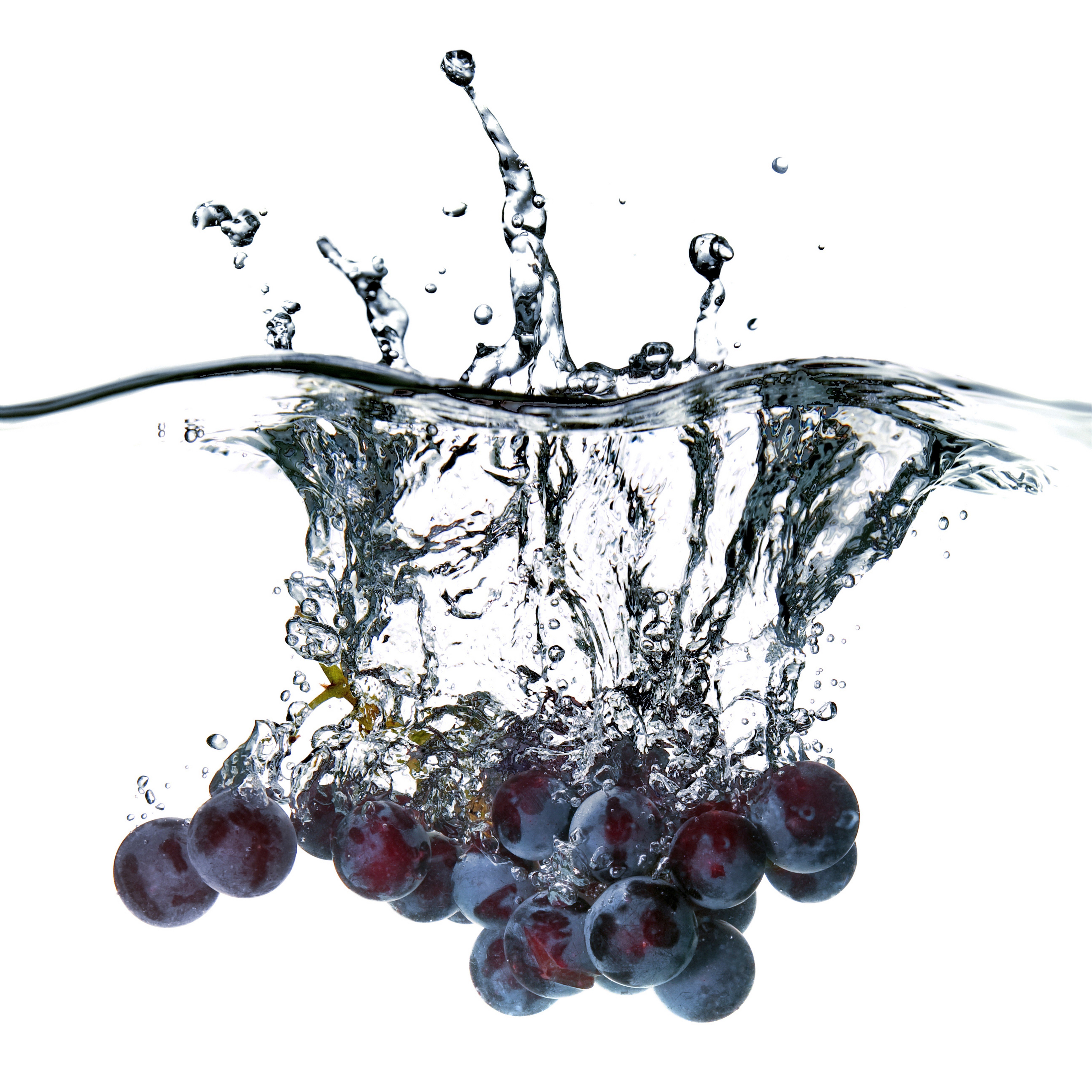 grapes splashing in water