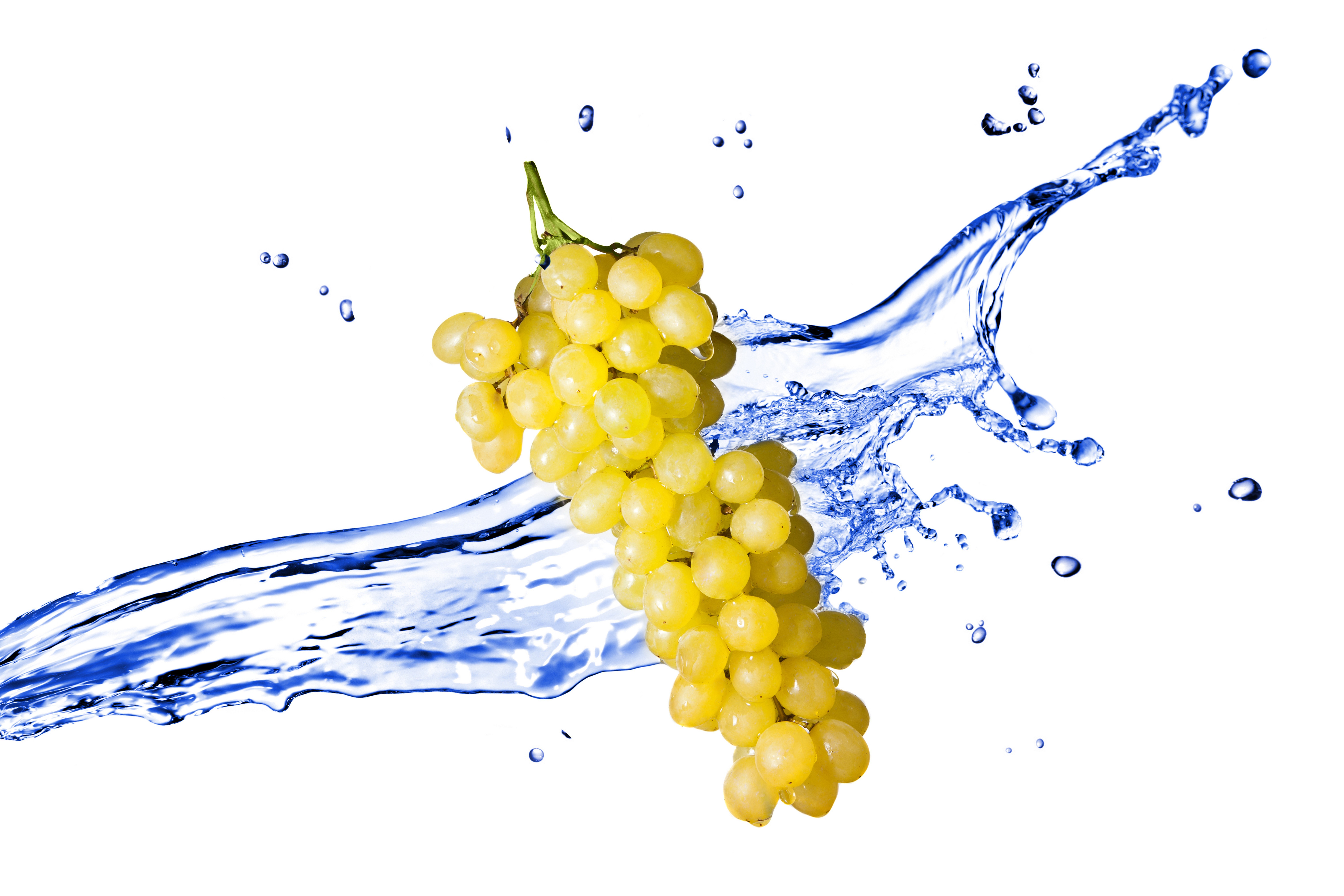 grapes splashing in water