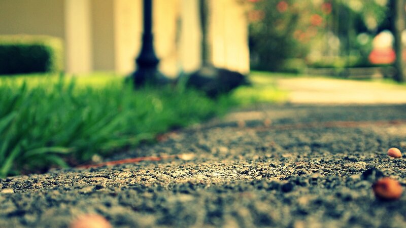Gravel Path with Grass — Green
