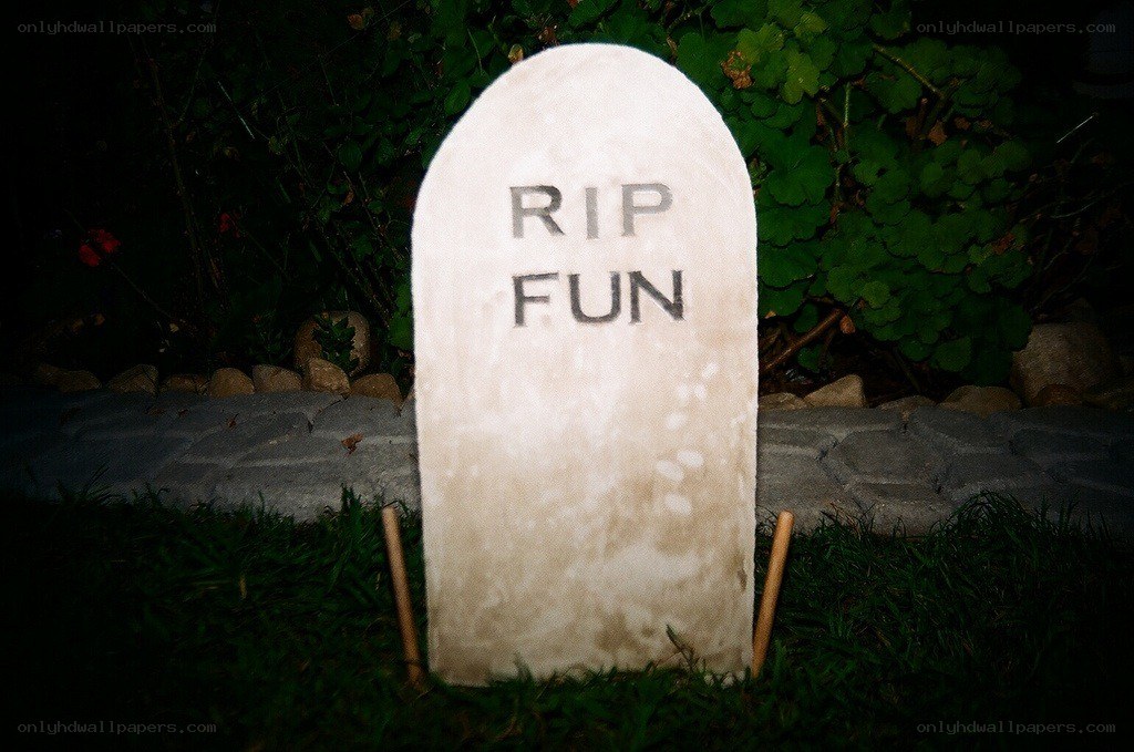 Gravestone with 'RIP FUN' inscription