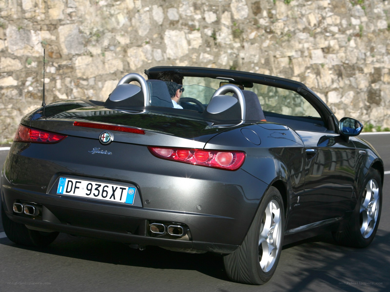 gray alfa romeo spider convertible
