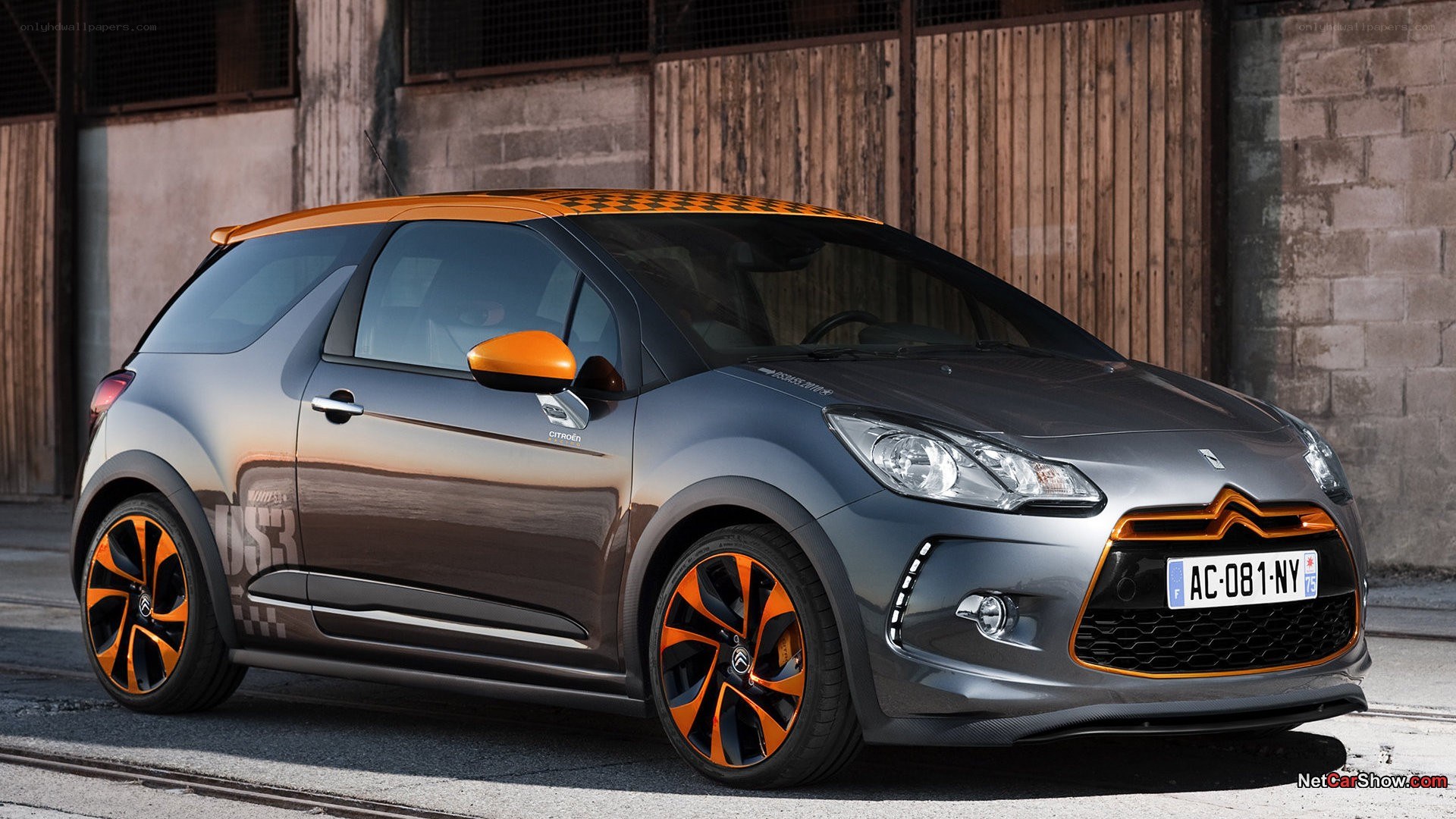 gray and orange citroen ds3