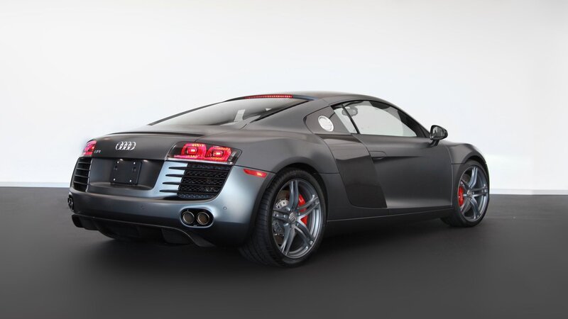 gray audi r8 sports car