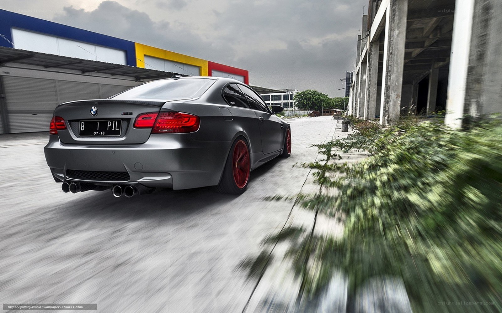 gray bmw m3 in motion
