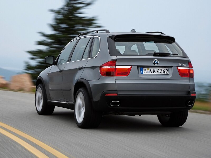 Gray BMW X5 SUV — Dynamic