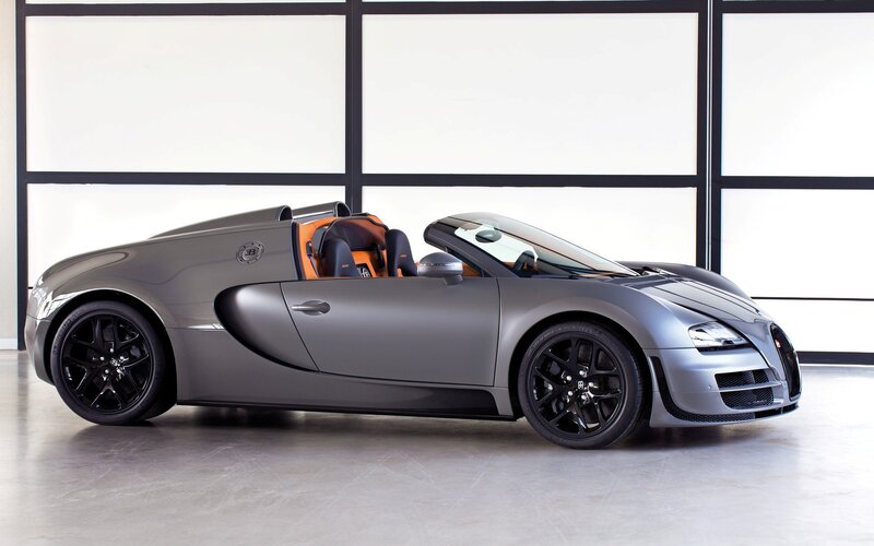 Gray Bugatti Veyron — Neutral, Photograph