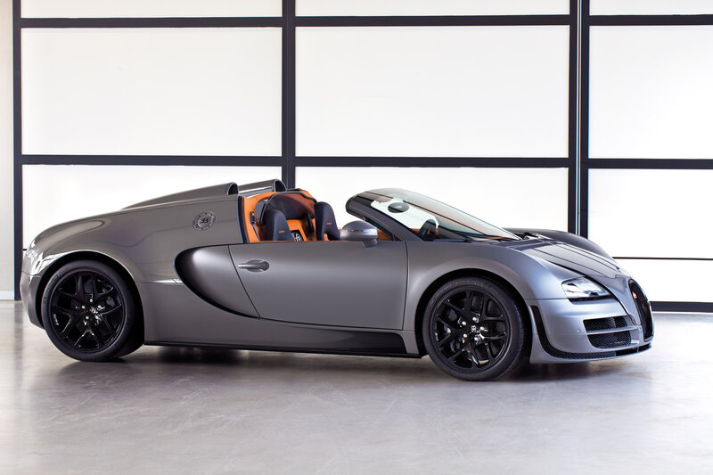Gray Bugatti Veyron — Neutral