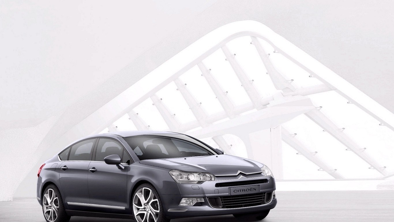Gray Citroën C5 sedan