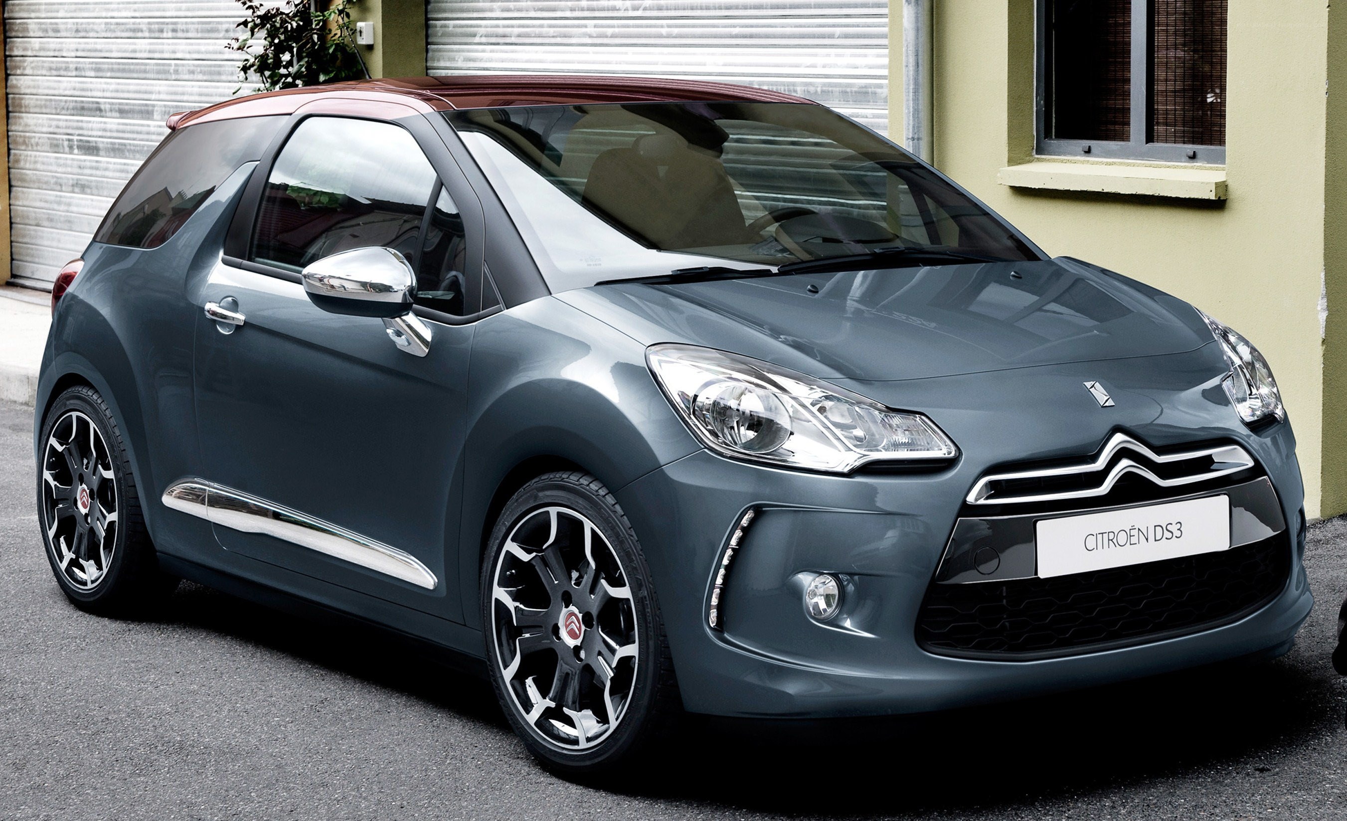 Gray Citroën DS3 parked outside