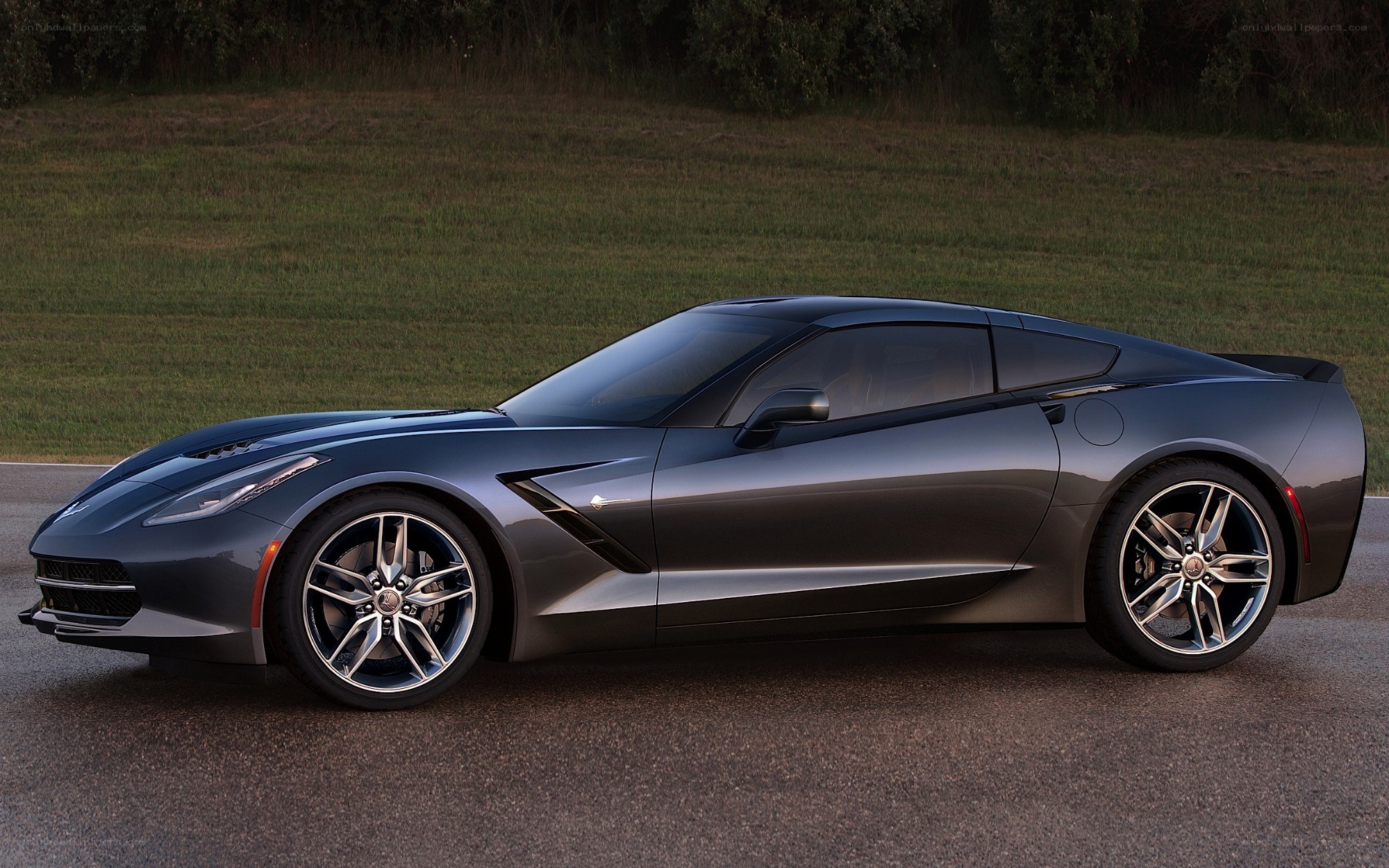 gray corvette sports car