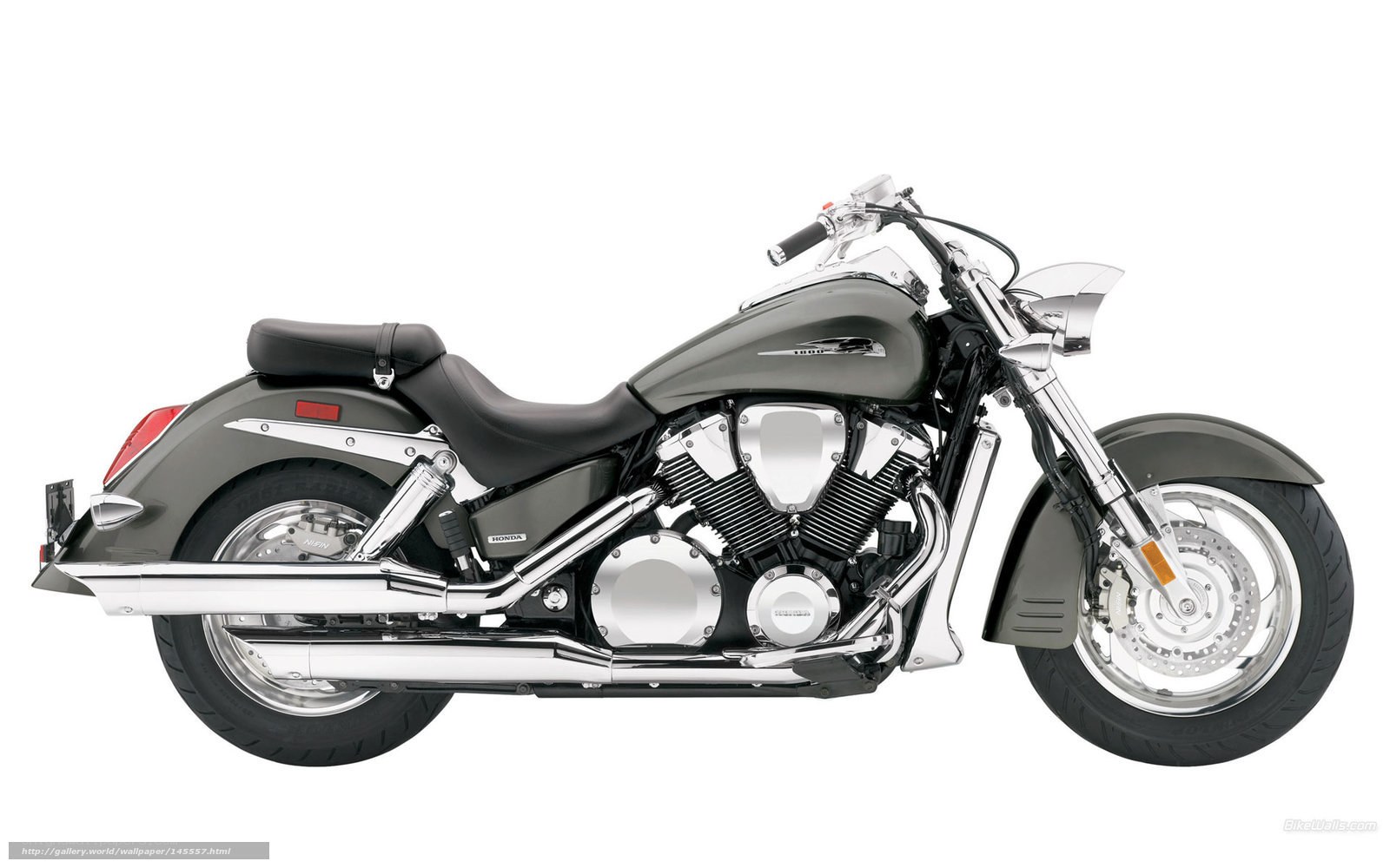 gray cruiser motorcycle