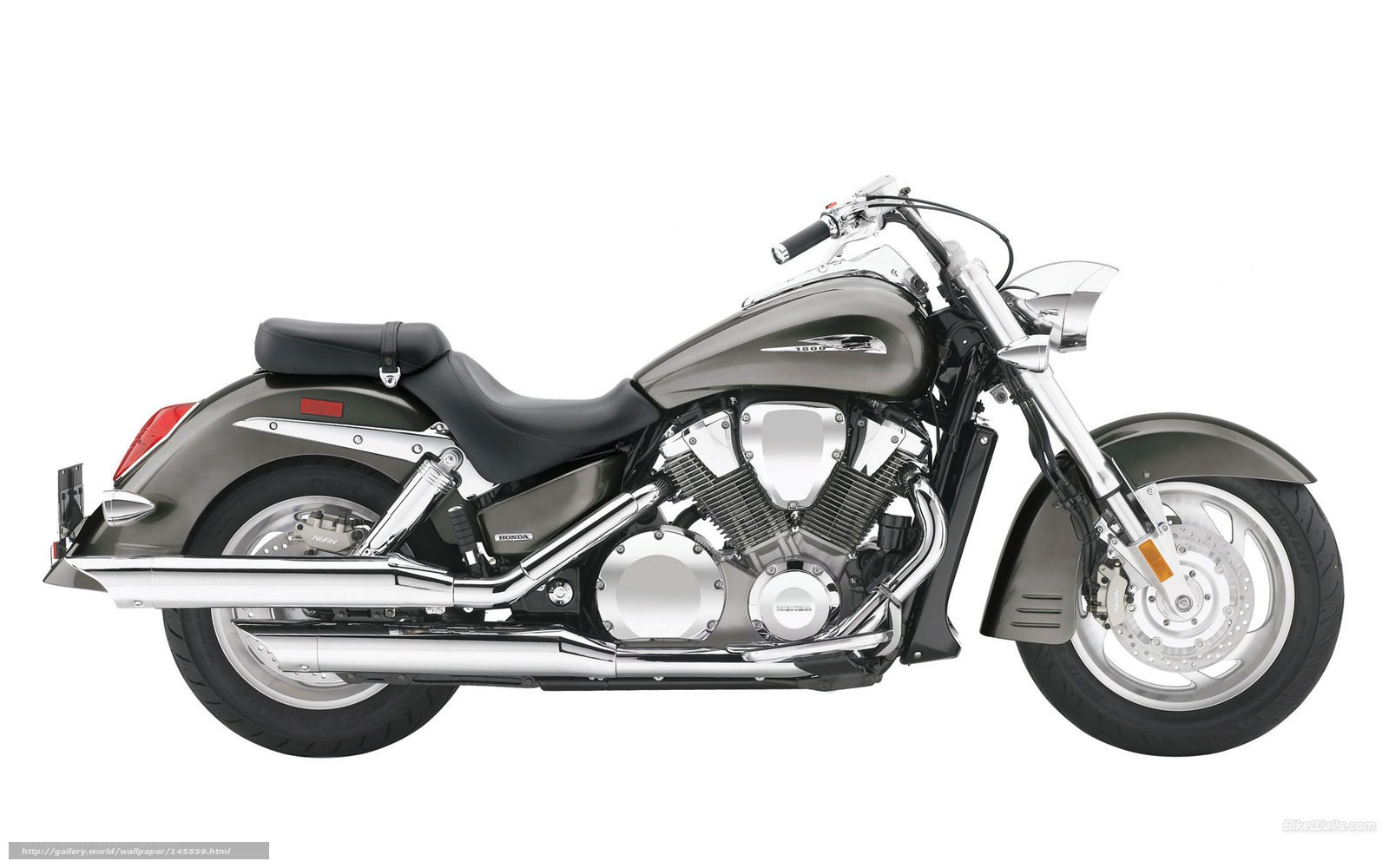 gray cruiser motorcycle