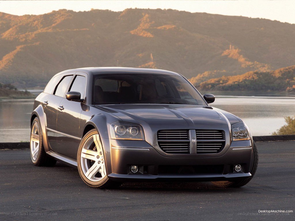 gray dodge magnum station wagon