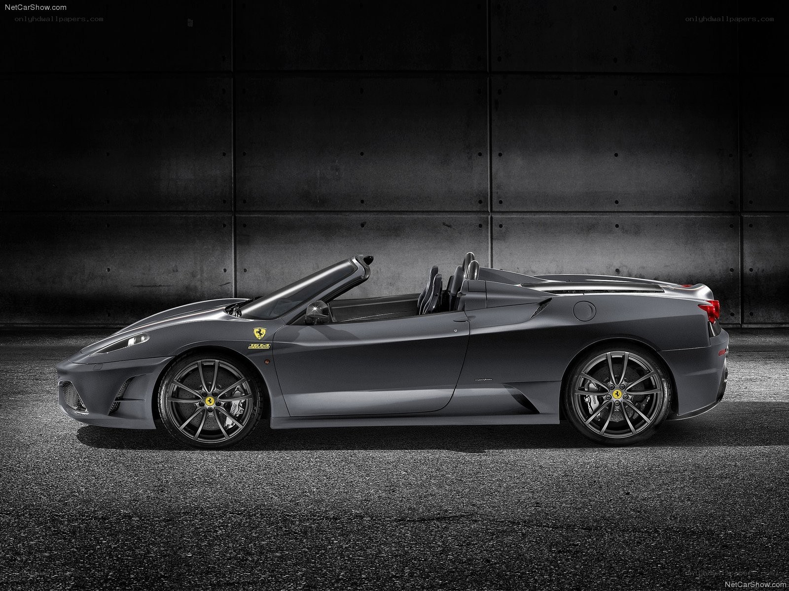 Gray Ferrari Spider