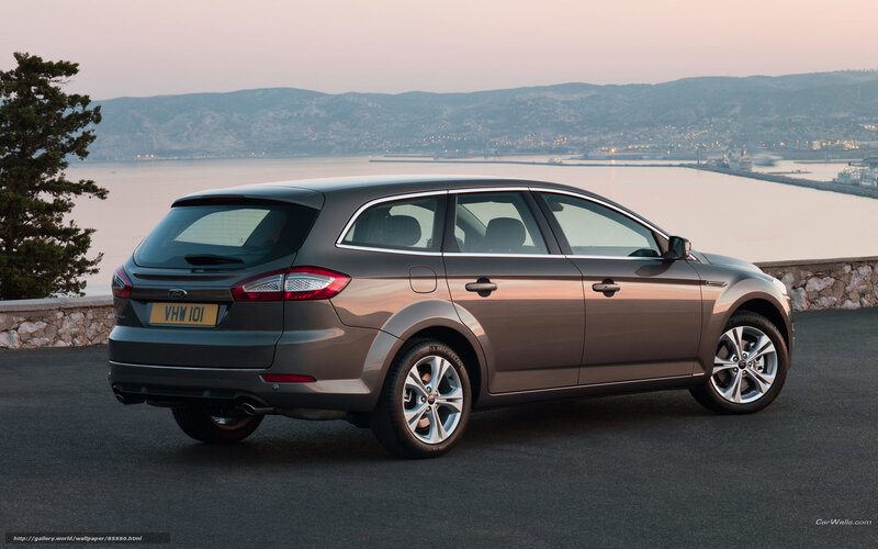 Gray Ford Focus Wagon by the sea