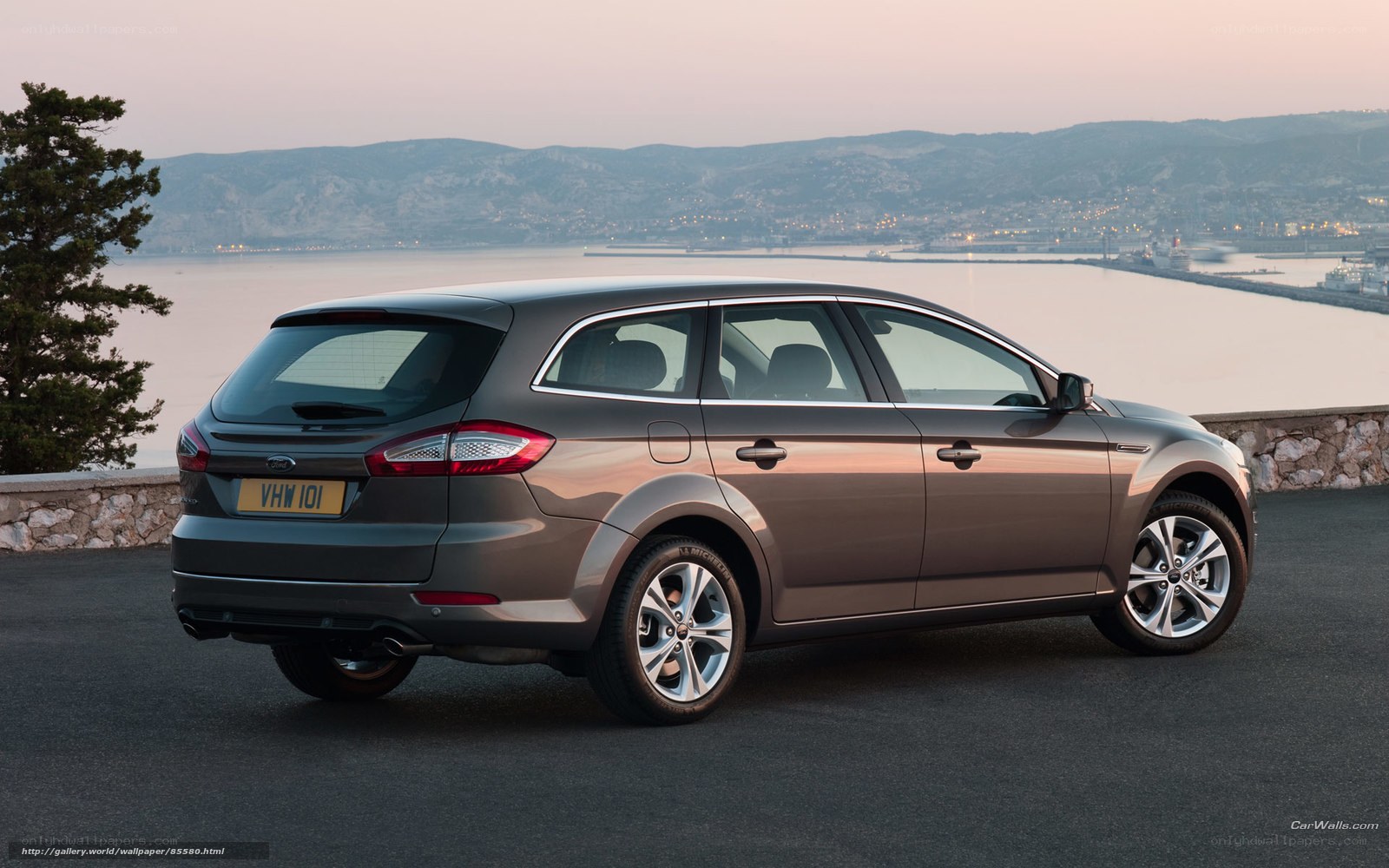 Gray Ford Focus Wagon by the sea