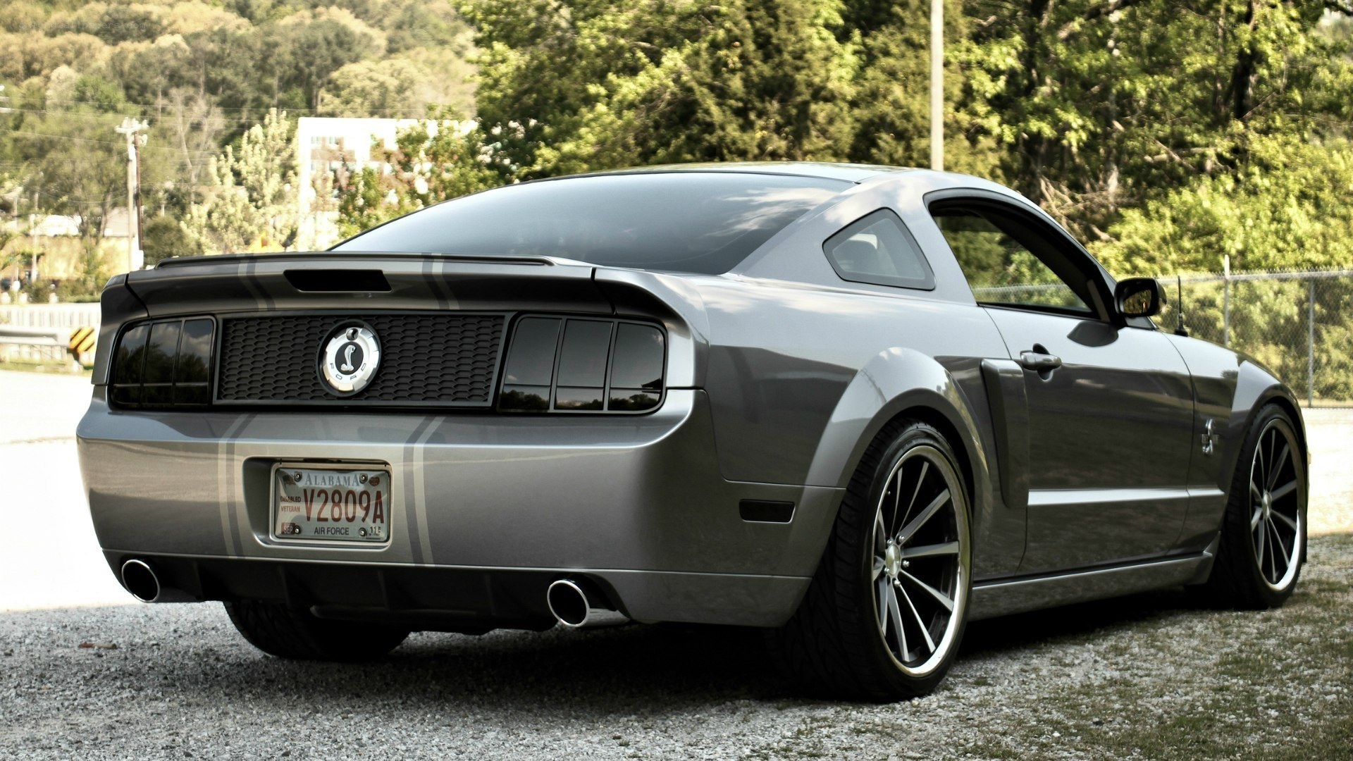gray ford mustang coupe