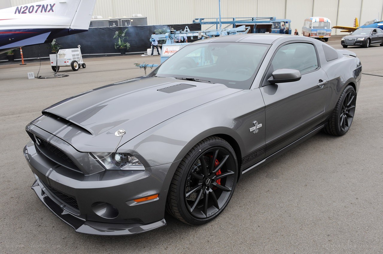 Gray Ford Shelby GT500