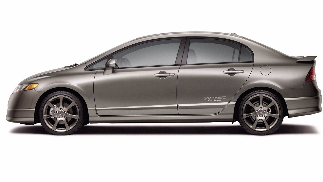 gray honda civic sedan