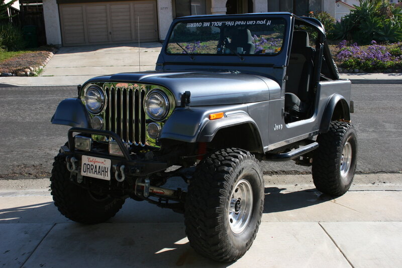 Gray Jeep Wrangler