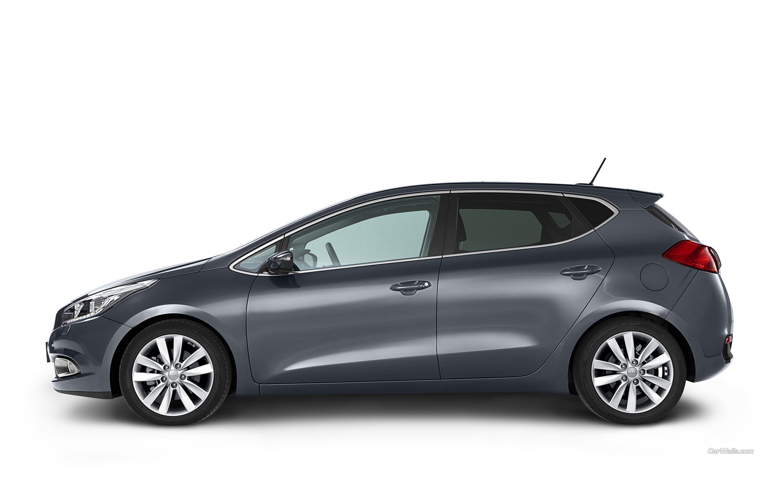 gray kia cee'd hatchback