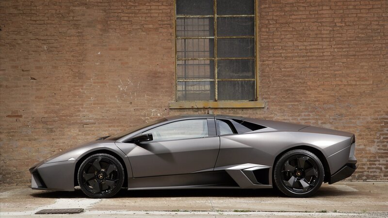 Gray Lamborghini sports car