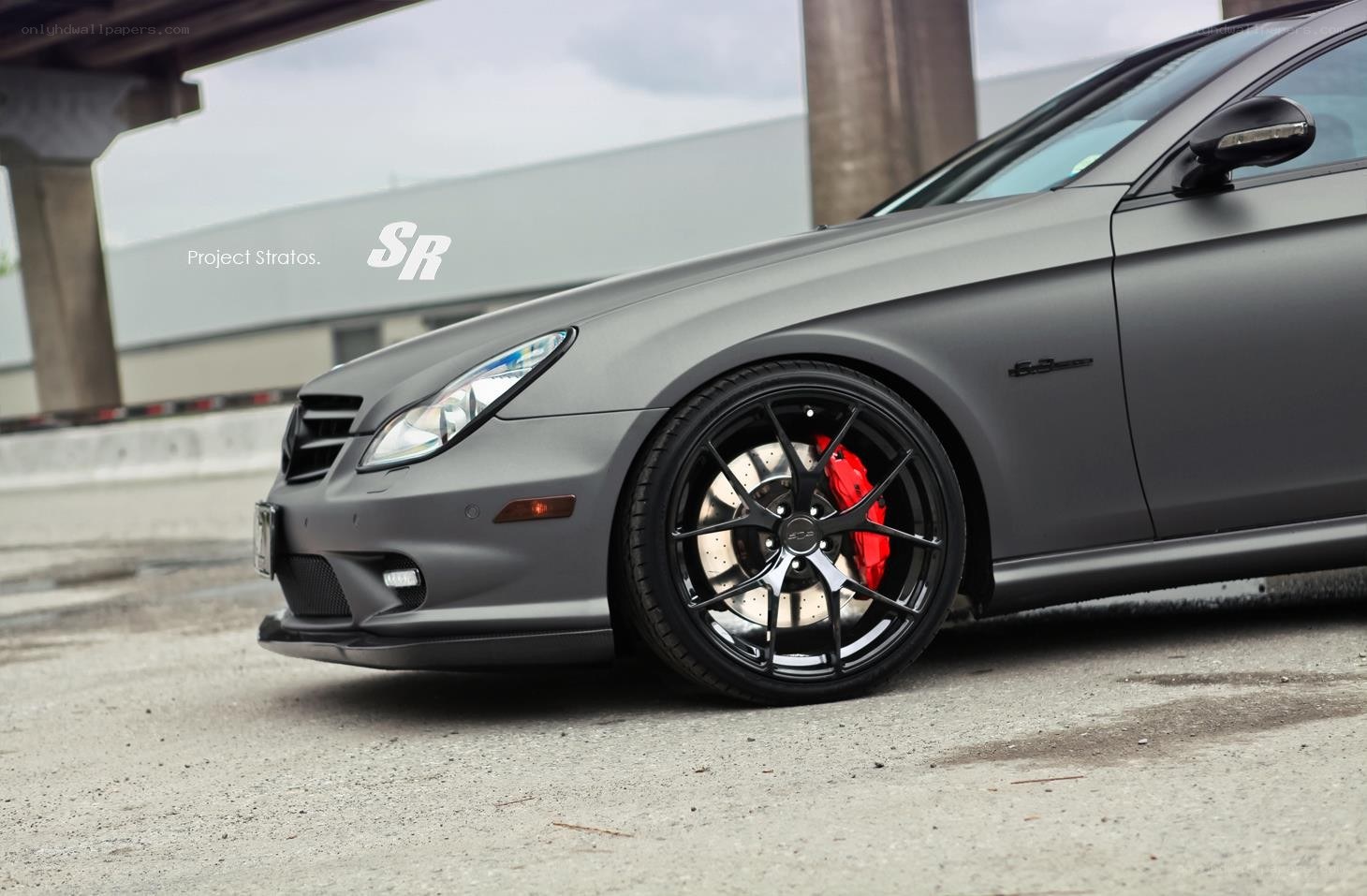 gray mercedes with black wheels