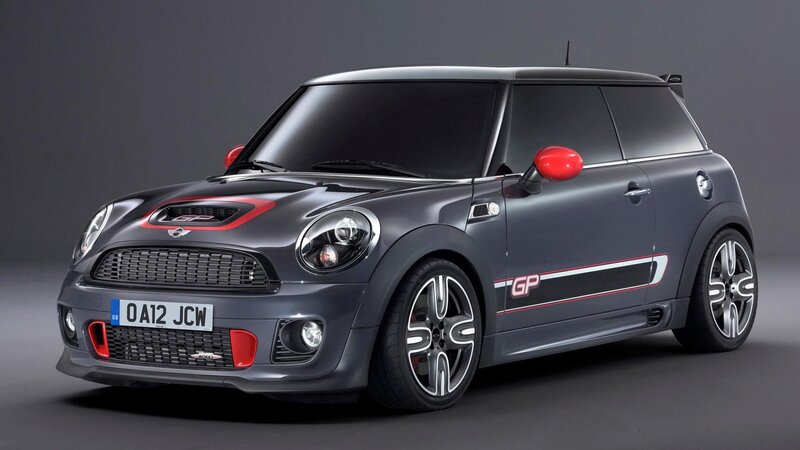 gray mini cooper gp car