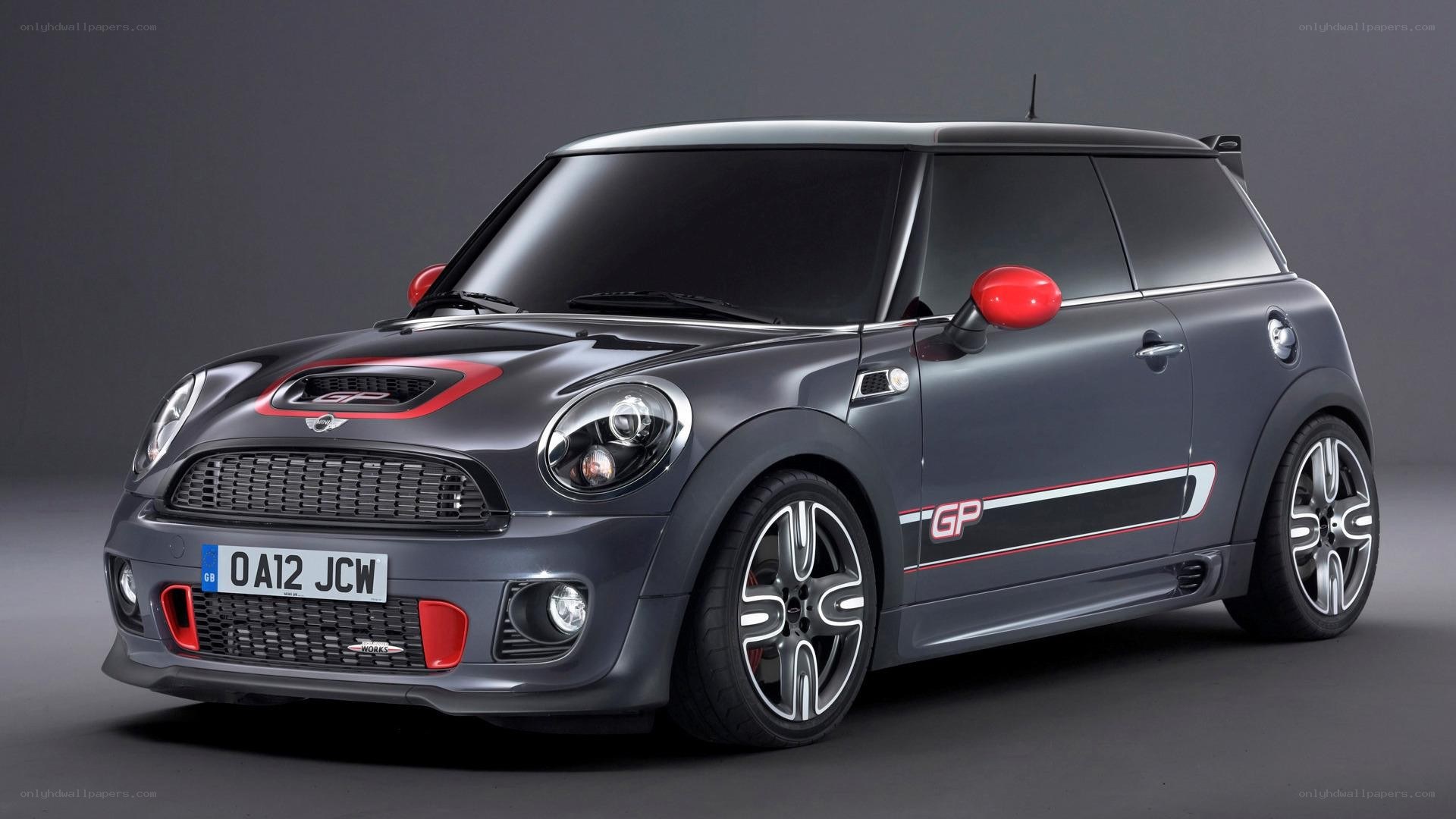 gray mini cooper gp car